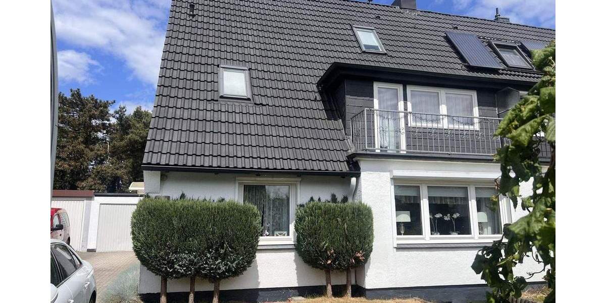 Gemütliche Doppelhaushälfte mit idyllischem Garten in Hamburg-Langenhorn 5 zimmer