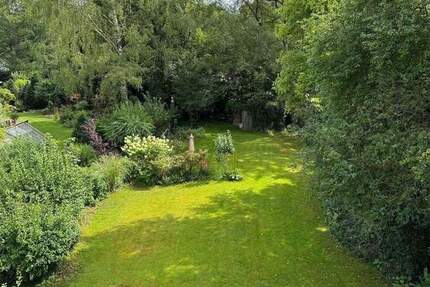 Großzügige 3 Zi. DG-Wohnung mit ausgebautem großen Spitzboden und eigenem Garten 3 zimmer