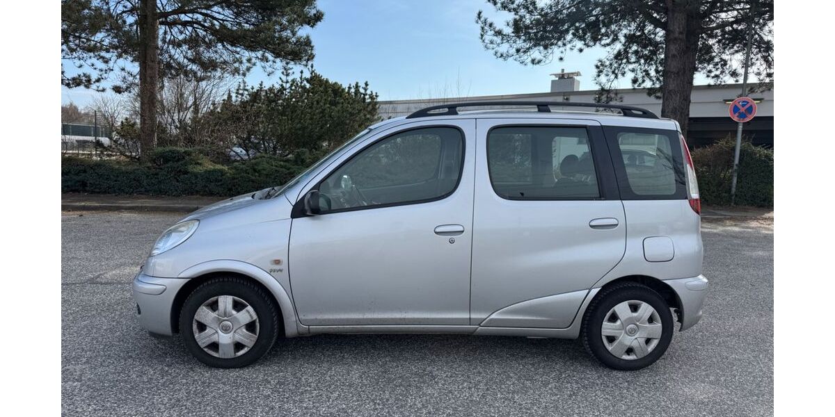 Toyota Yaris 134.257 km 2.590 &euro; Barsbüttel 22885