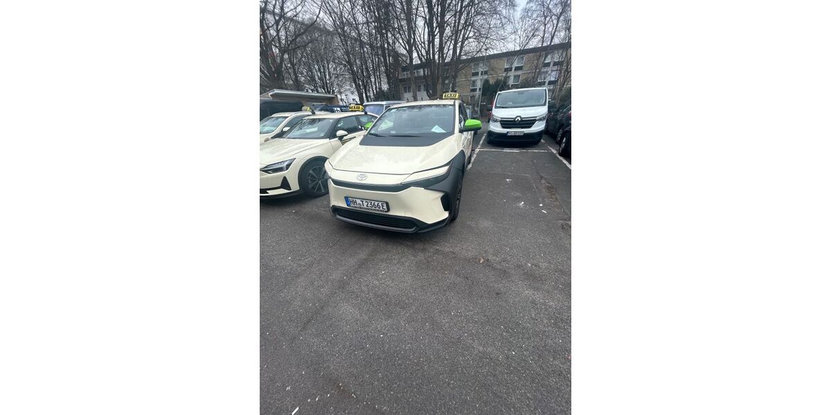 Toyota bZ4X 155.000 km 22.990 &euro; Hamburg 22119
