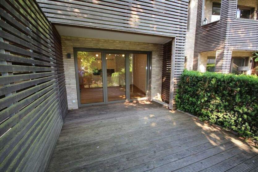Am Brabandkanal! 1-Zimmer-Wohnung mit Terrasse am Wasser in Alsterdorf!