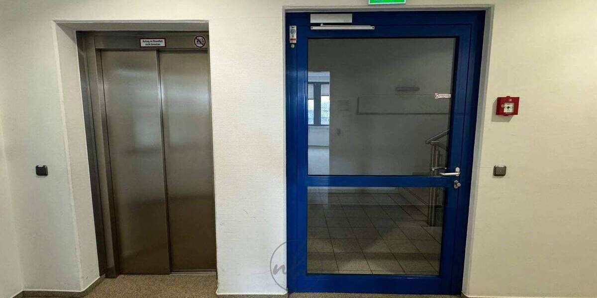 Gewerbeobjekt Hamburg Rahlstedt - 2 Zimmer, 65 m&sup2;, 845&euro; | Angebot:26862527