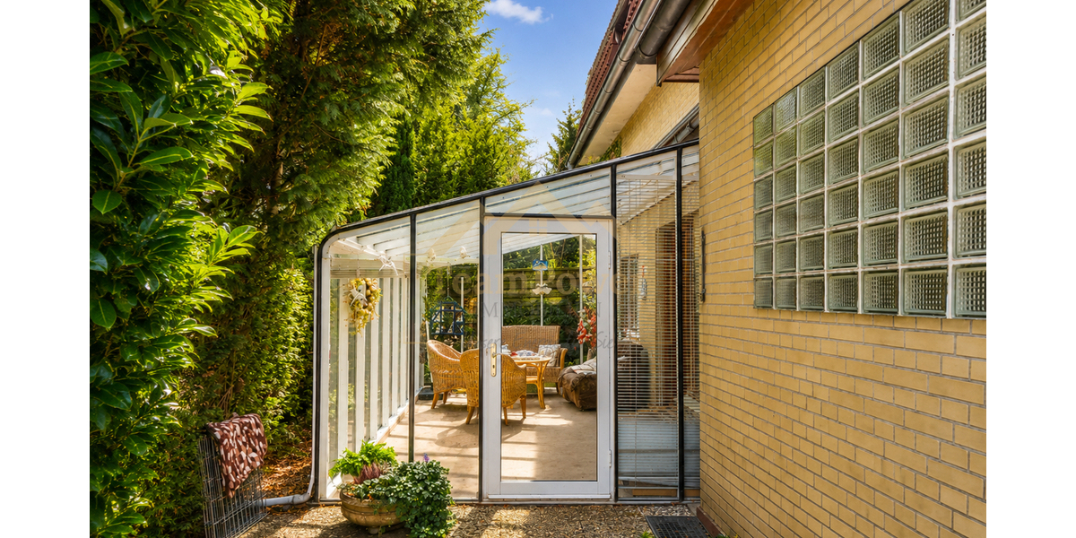 Rarität in Bestlage: Historischer Charme mit 2 Wohneinheiten, Wintergarten und sonnigem Grundstück - Zweifamilienhaus Hamburg Wandsbek | Angebot:25365900