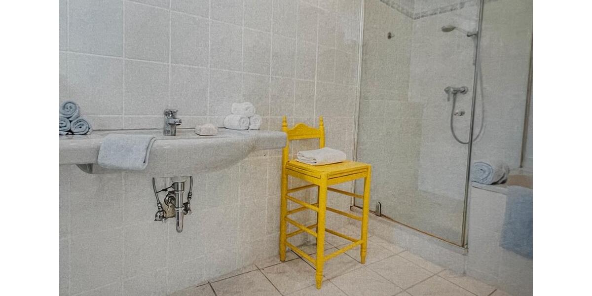 Etagenwohnung Reinbek - 5 Zimmer, 141 m&sup2;, 1.800&euro; | Angebot:25319833