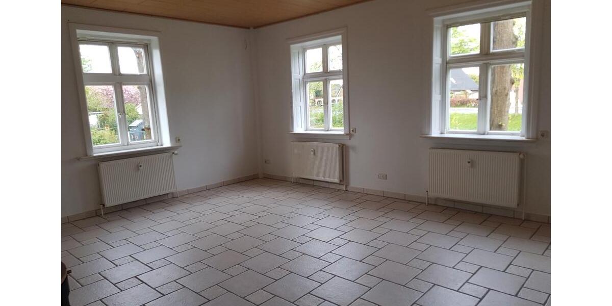 Erdgeschoßwohnung Haseldorf - 3.5 Zimmer, 130 m&sup2;, 1.300&euro; | Angebot:26493034