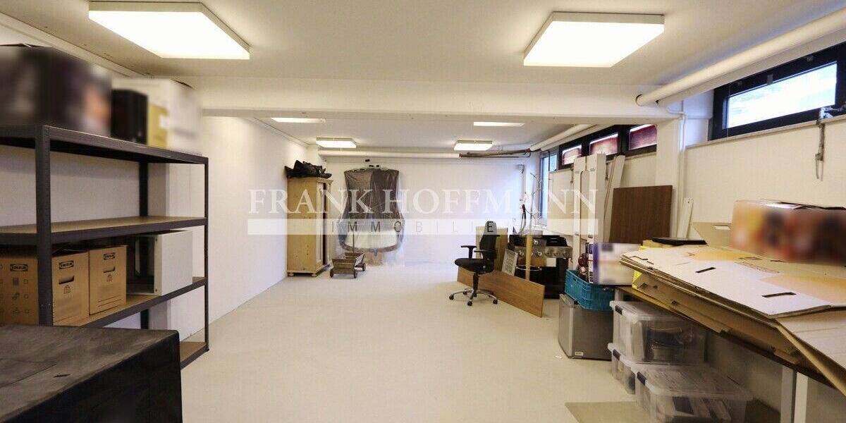 Flexible Bürofläche mit Stellplätzen und Keller in Quickborn zimmer