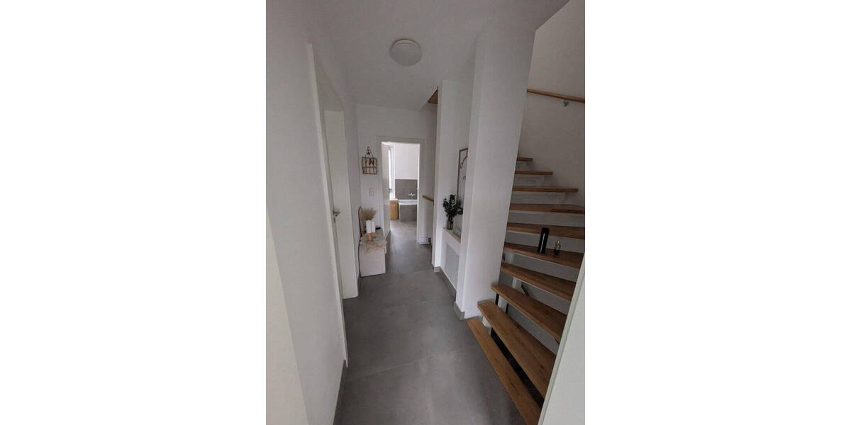 Reihenmittelhaus Quickborn - 4 Zimmer, 123 m&sup2;, 1.700&euro; | Angebot:26188528