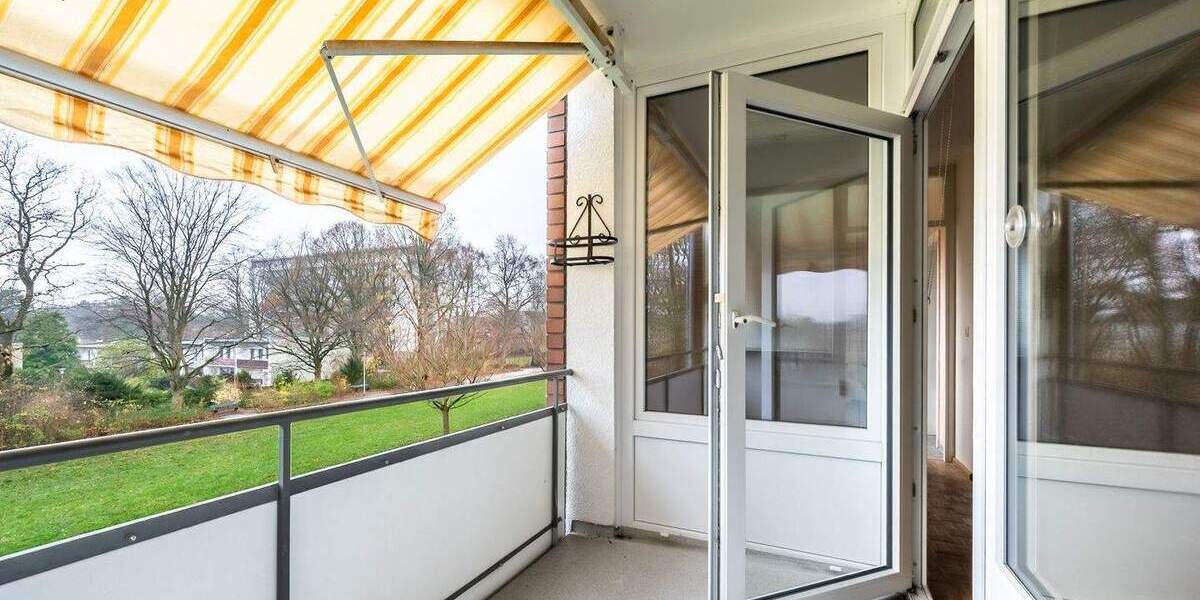 Großzügig geschnittene 4 Zimmer-Wohnung in zentraler Wohnlage von Reinbek 4 zimmer