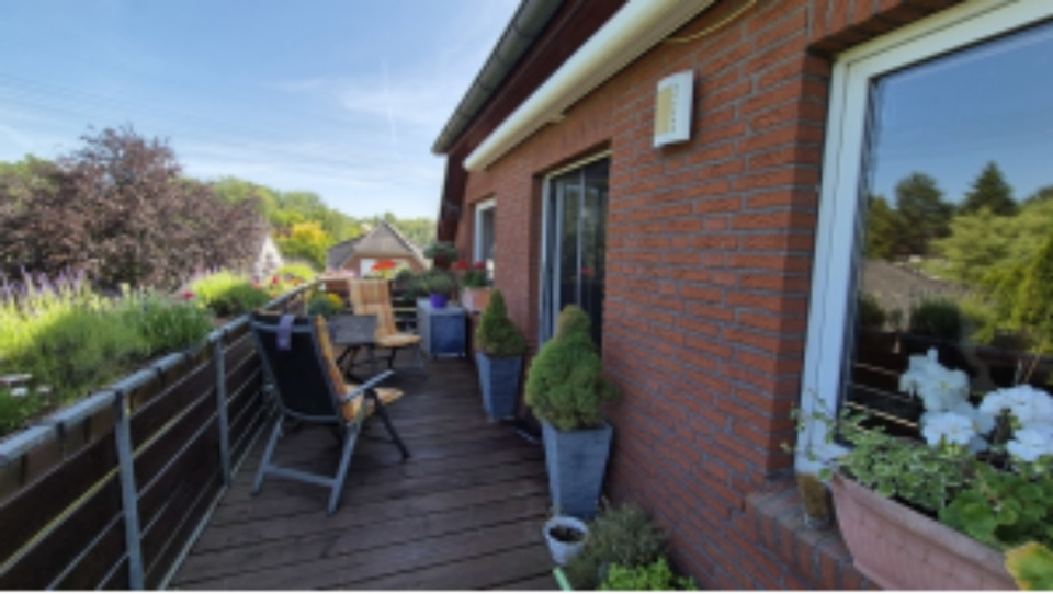 Helle Dachgeschoss-Wohnung im Grünen mit Pferdestall 3 zimmer