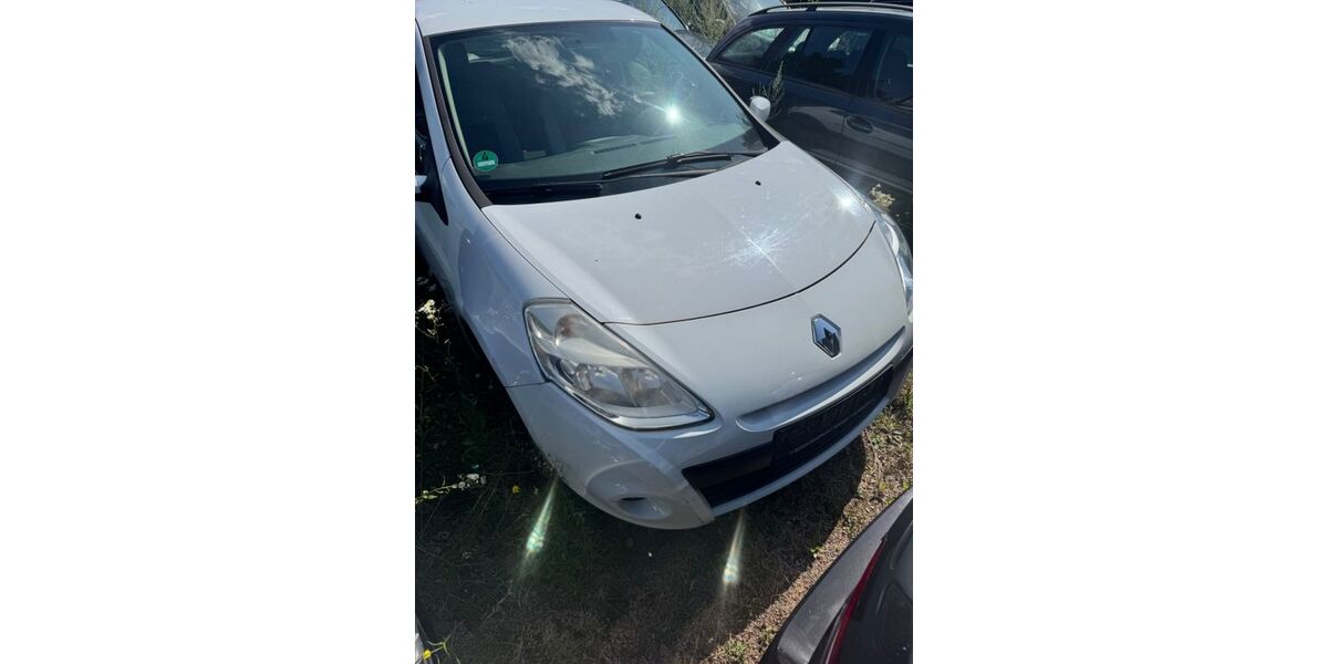 Renault Clio 114.000 km 1.500 &euro; Stelle 21435
