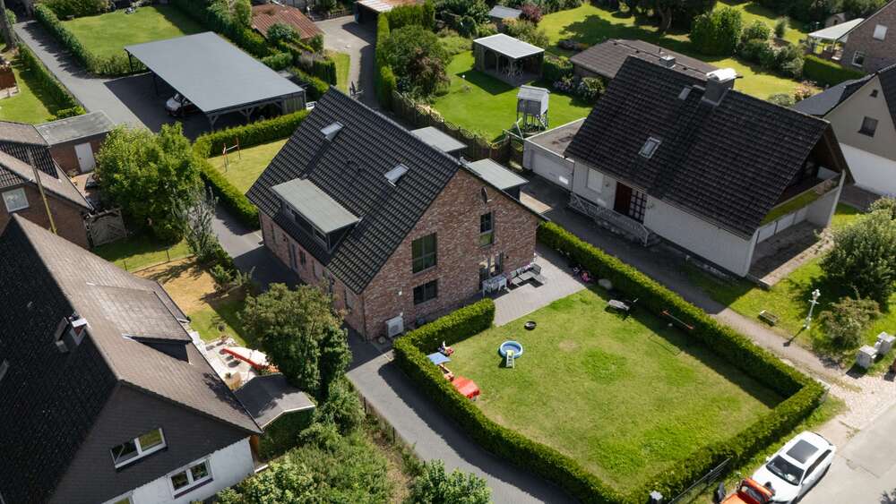 Haus zum Mieten in Hoisdorf 2.550 € 150 m² 4 zimmer