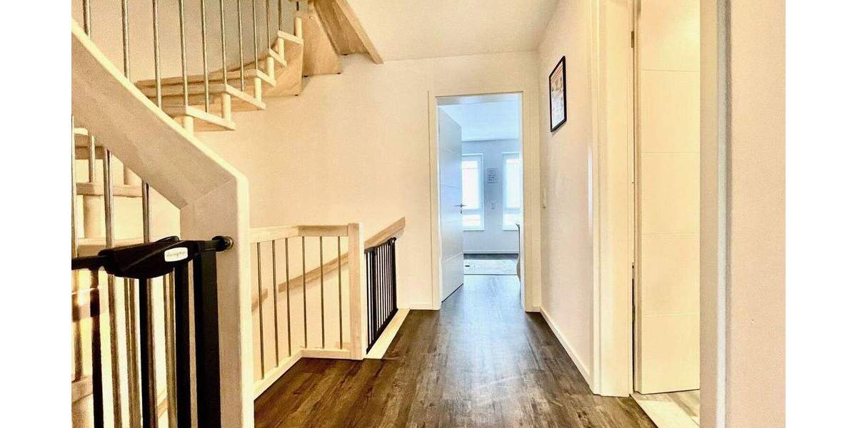 Reihenmittelhaus Wentorf - 5 Zimmer, 150 m&sup2;, 2.250&euro; | Angebot:25390263