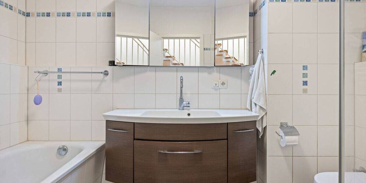 Reihenmittelhaus Hamburg / Poppenbüttel Poppenbüttel - 4 Zimmer, 125 m&sup2;, 679.000&euro; | Angebot:25927286