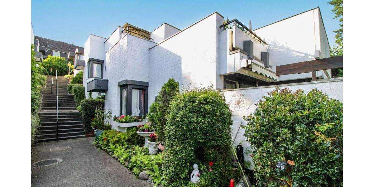 Wohnen im Erdgeschoss mit uneinsehbarer, großzügiger Terrasse und Garten 4 zimmer