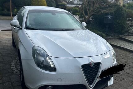 Alfa Romeo Giulietta 85.700 km 12.500 &euro; Hamburg 22145
