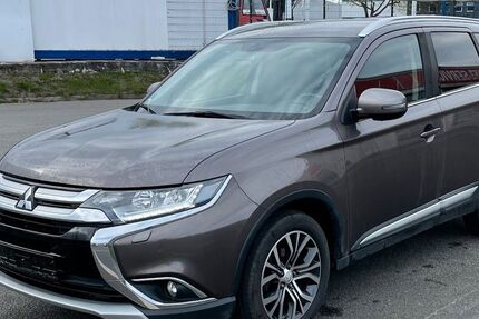 Mitsubishi Outlander 106.000 km 17.490 &euro; Hamburg 20537
