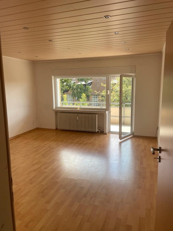 3 Zimmer Wohnung Balkon Badewanne Zentral 3. OG Keller