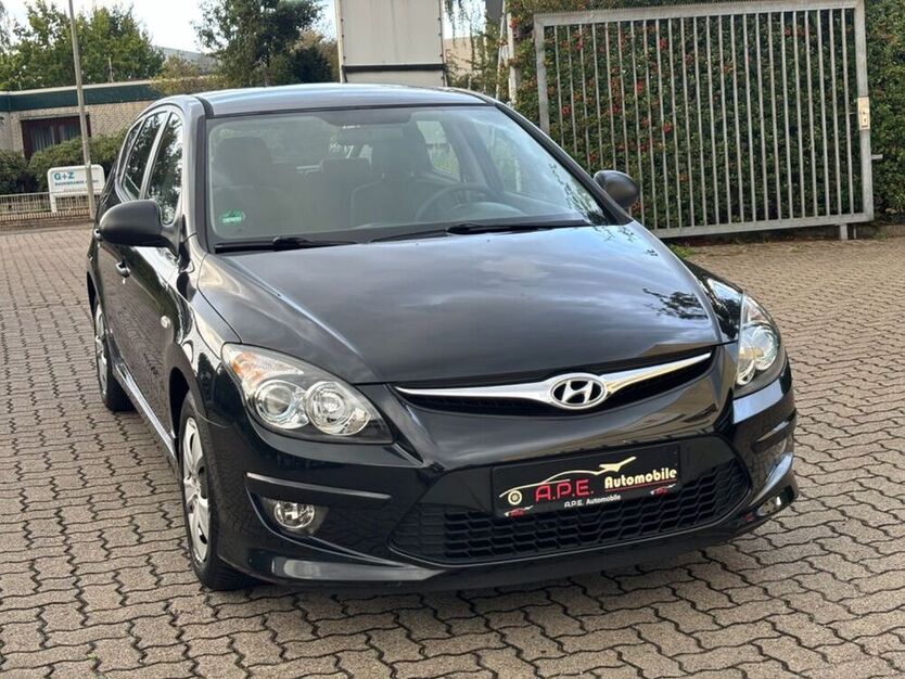 i30