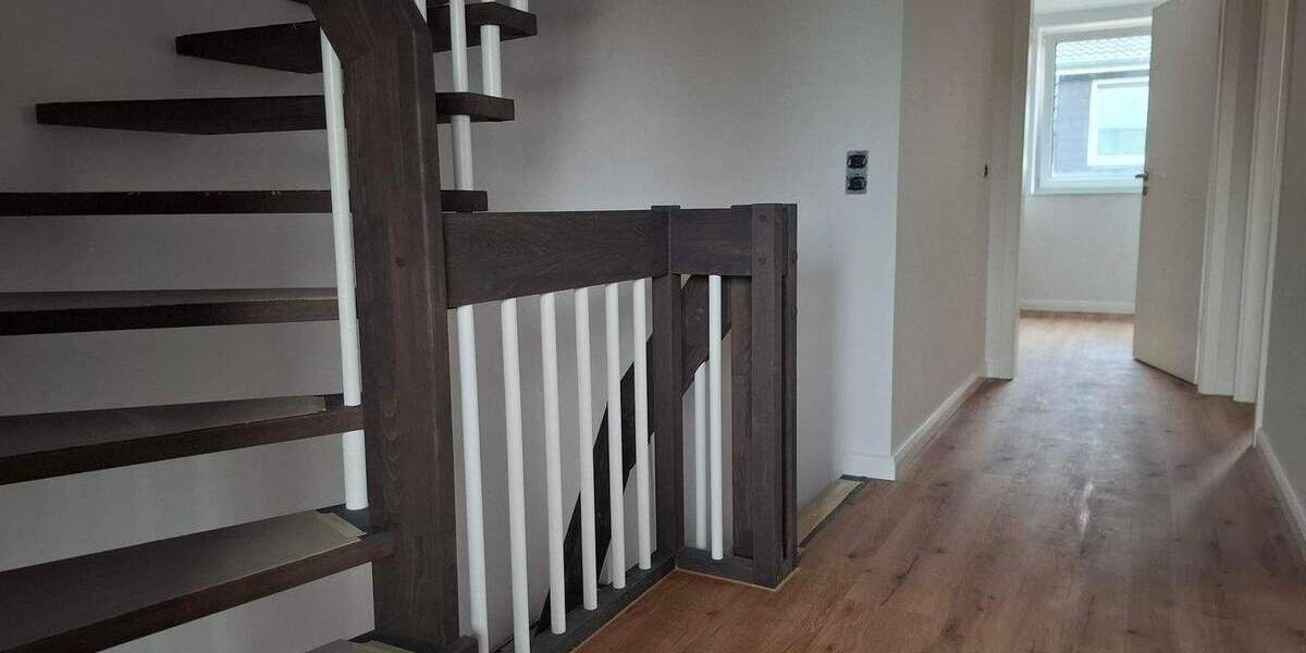 Doppelhaushälfte Quickborn - 5 Zimmer, 127 m&sup2;, 2.090&euro; | Angebot:25734072