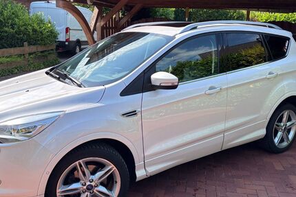 Ford Kuga 198.000 km 9.300 &euro; Henstedt-Ulzburg 24558