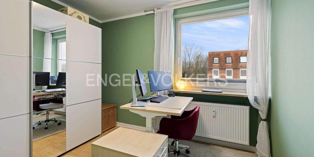 Etagenwohnung Norderstedt Garstedt - 4 Zimmer, 106 m&sup2;, 330.000&euro; | Angebot:25701927