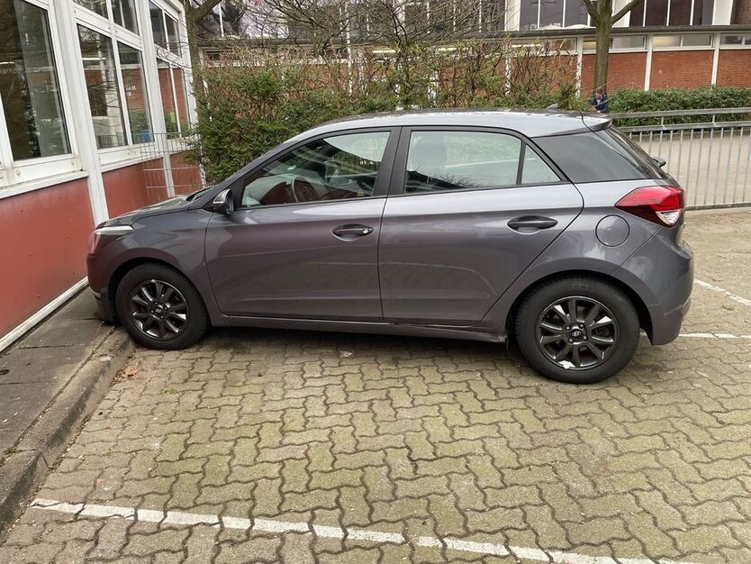 Hyundai i20 28.400 km 7.700 € Hamburg 22453