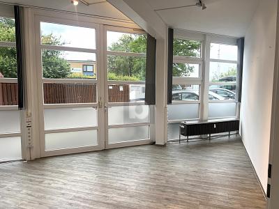 HELLE UND FREUNDLICHE ARBEITSRÄUME - Gewerbeobjekt Hamburg Schnelsen | Angebot:24992110