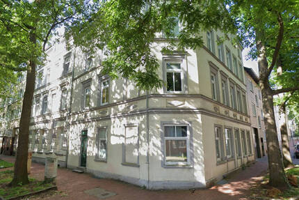 Großzügige 3,5 Zimmer Wohnung mit Balkon!