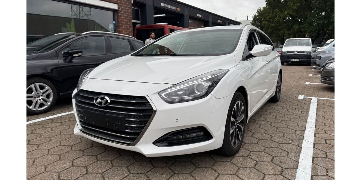Hyundai i40 132.000 km 11.200 &euro; Hamburg 22043