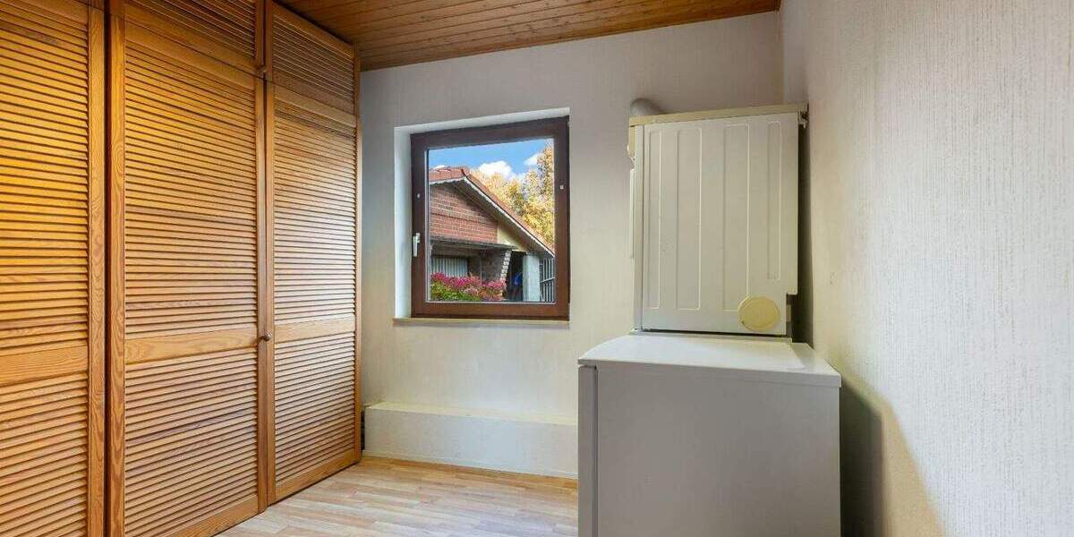 Charmantes Einfamilienhaus mit zwei Wohneinheiten und großem Entwicklungspotenzial! 5 zimmer