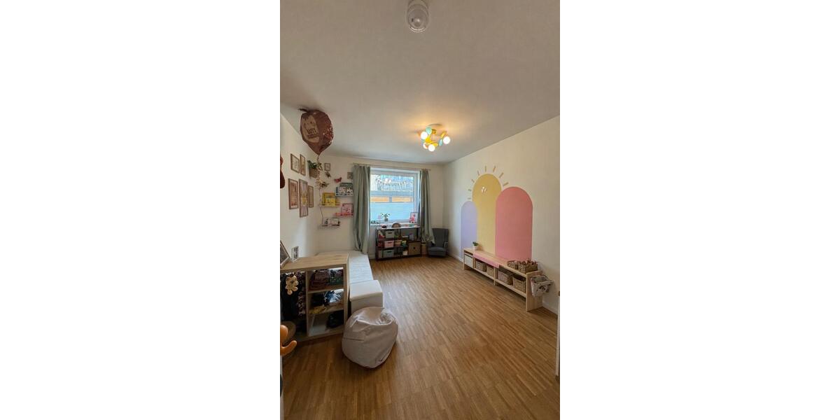 ZWISCHENMIETE März 3-Zimmer Wohnung 3.5 zimmer