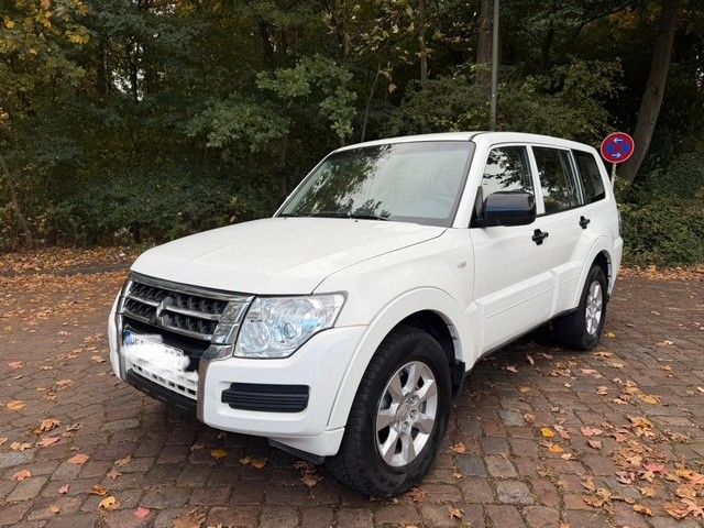 Mitsubishi Pajero 147.900 km 22.990 &euro; Hamburg 22523