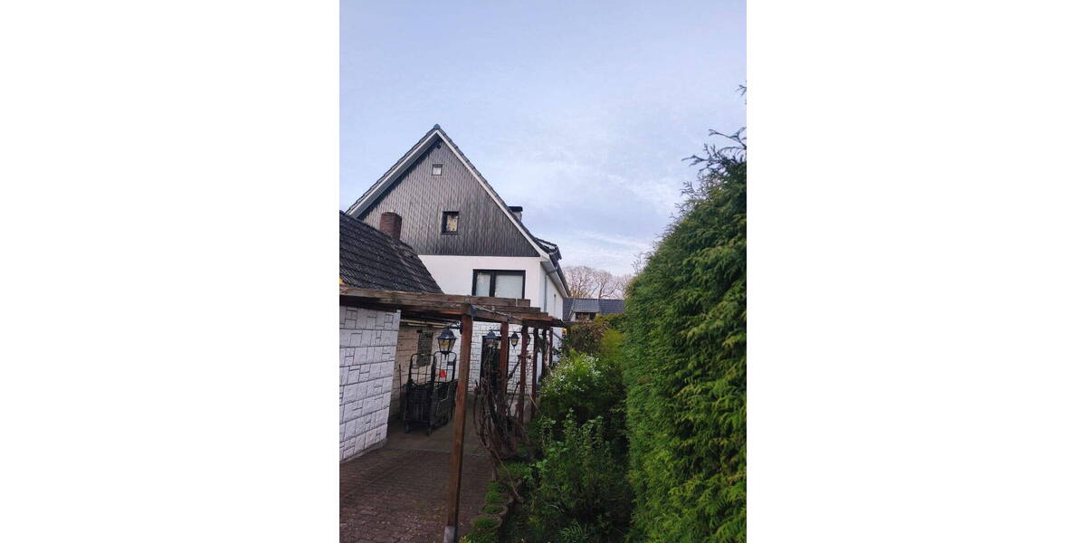 Einfamilienhaus Hamburg Langenhorn - 7 Zimmer, 200 m&sup2;, 650.000&euro; | Angebot:26882598