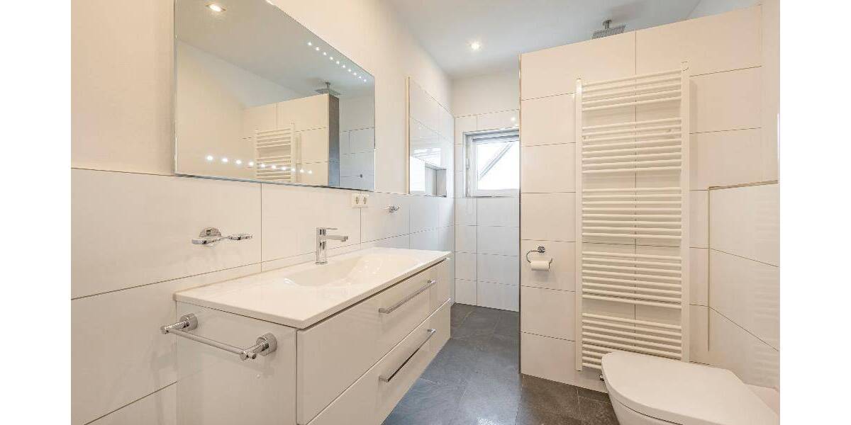 Einfamilienhaus Hamburg Rahlstedt - 9 Zimmer, 232 m&sup2;, 990.000&euro; | Angebot:26834932