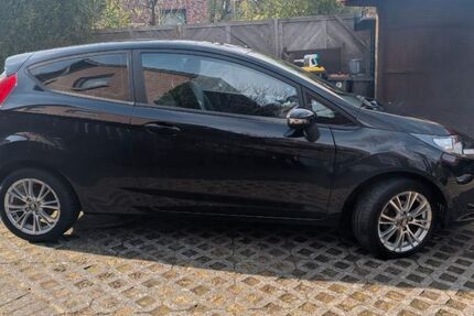 Ford Fiesta 174.000 km 2.990 &euro; Stelle 21435