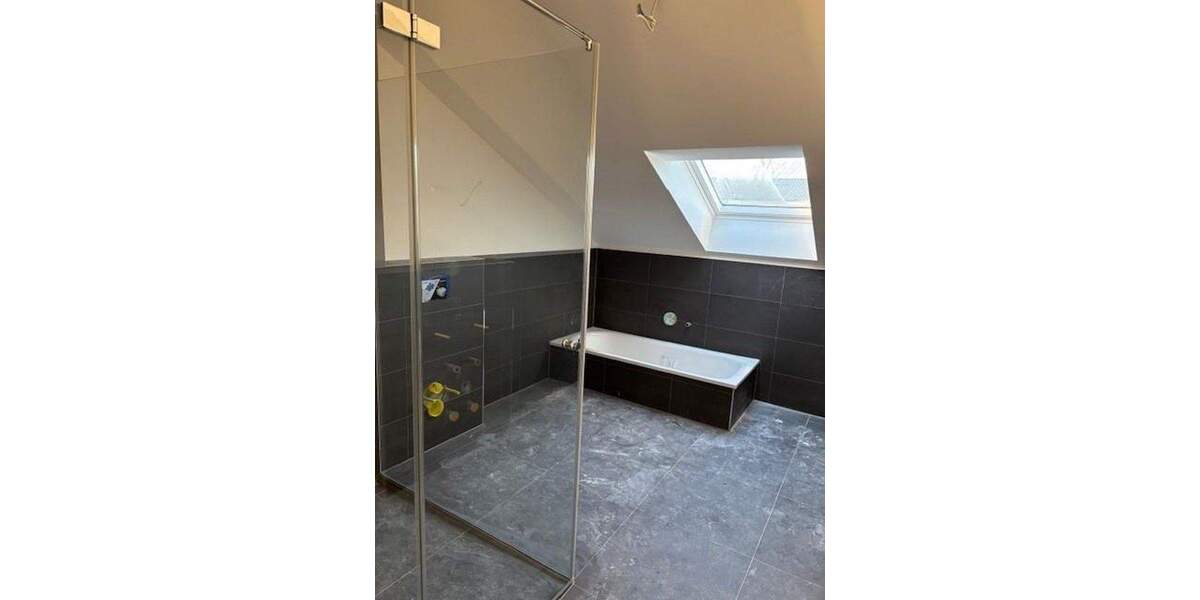 Leben an der Elbe! Neubau, 5-Zimmer Dachgeschosswohnung mit Blick auf die Elbe, Balkon und Garten 5 zimmer