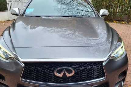 INFINITI Q30 113.000 km 16.500 € Hamburg 22177