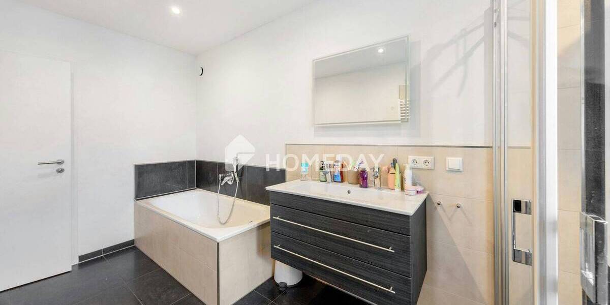 Reihenendhaus Hamburg Schnelsen - 7 Zimmer, 220 m&sup2;, 1.399.000&euro; | Angebot:26027517