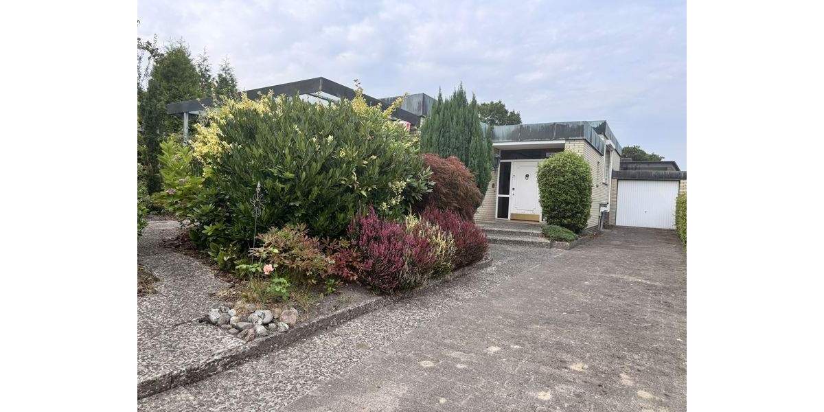 Bebaubar gem. B-Plan GRZ 0,3 - 2geschossigDoppelhaus möglich - Altbaubestand großzügiger Bungalow zimmer