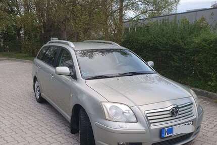 Toyota Avensis 216.115 km 2.700 &euro; Hamburg 22299