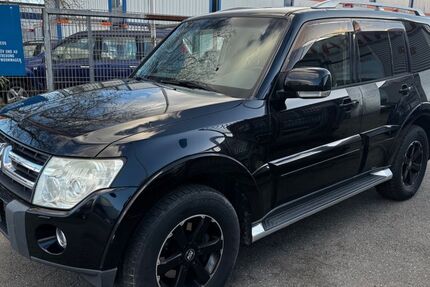 Mitsubishi Pajero 262.500 km 10.900 &euro; Pinneberg 25421