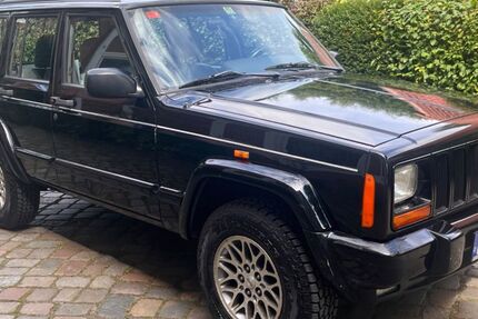 Jeep Cherokee 165.000 km 9.900 &euro; Hamburg 22299