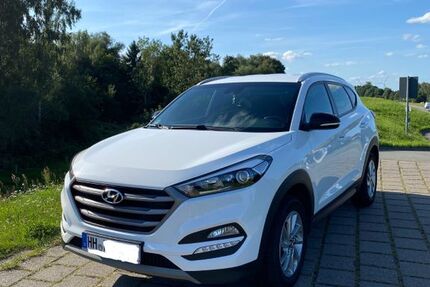 Hyundai TUCSON 58.000 km 16.990 € Hamburg 21031