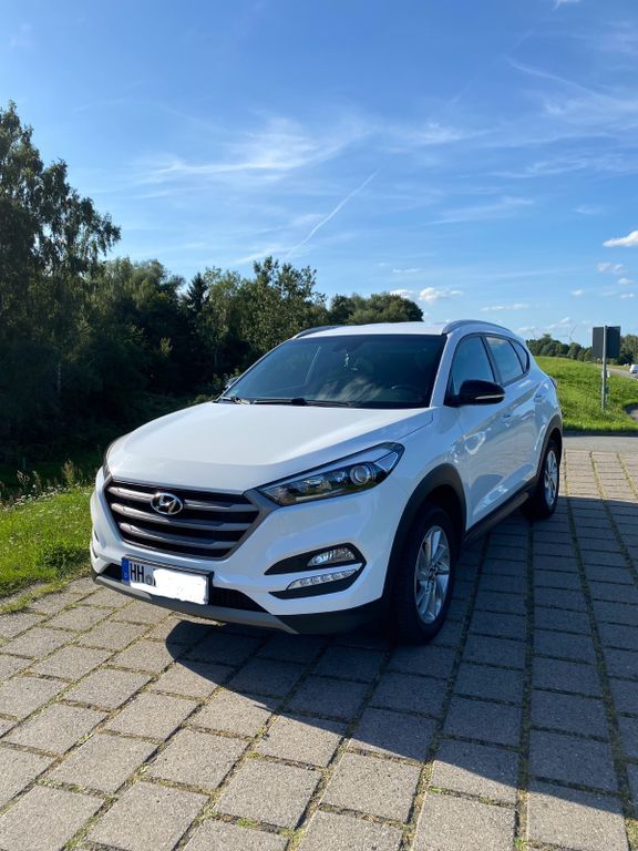 Hyundai TUCSON 58.000 km 16.990 € Hamburg 21031