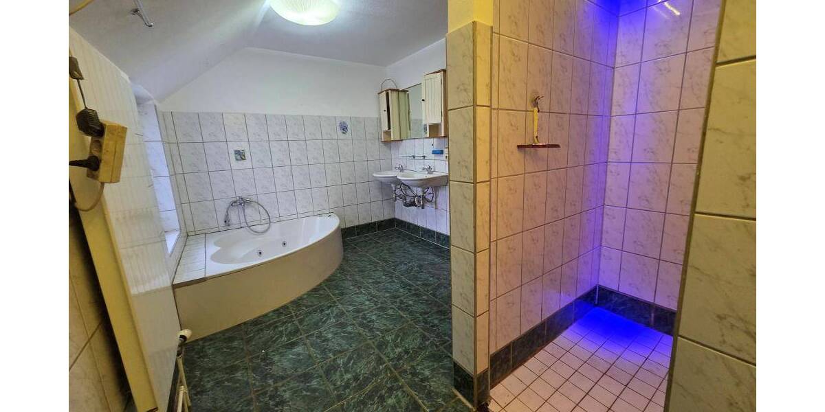 Mehrfamilienhaus, Wohnhaus Hamburg Tatenberg - 6 Zimmer, 210 m&sup2;, 2.500&euro; | Angebot:26260471