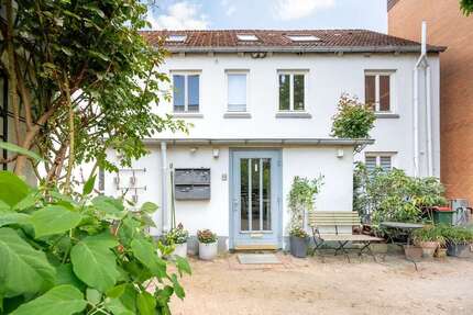 Haus zum Kaufen in Hamburg 687.000 € 189 m²