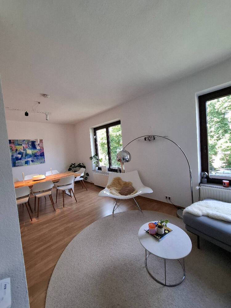 Sonnige 4-Zimmer-Wohnung mit 2 Balkonen