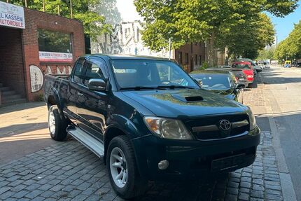 Toyota Hilux 183.470 km 8.900 € HAMBURG 22113