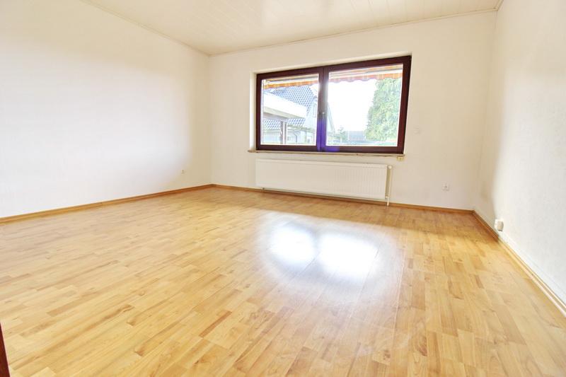 !! Toplage mit Gewinn !! Großzügiges Zwei-Familienhaus mit hohem Wertsteigerungspotential !! - Mehrfamilienhaus, Wohnhaus Alveslohe | Angebot:25883192