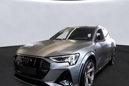 Audi e-tron 12.639 km 46.990 &euro; Hamburg 22047